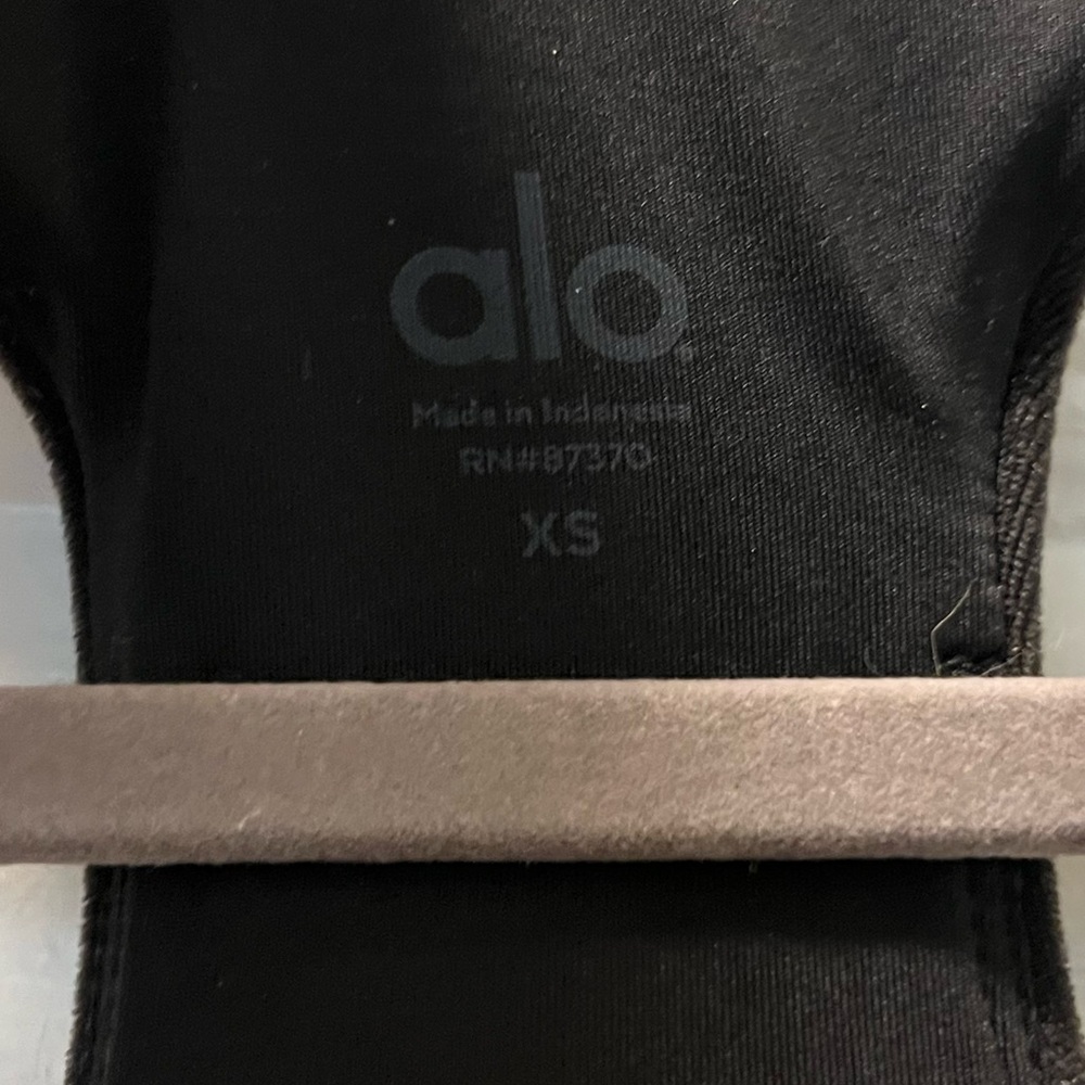 Alo Yoga Accolade Scoop Neck Sweatshirt Bra - Picture 5 of 5